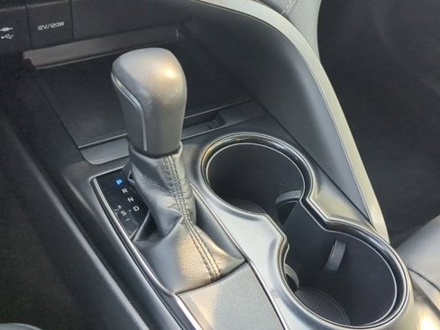 Certified 2019 Toyota Camry SE image 19