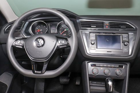 Used 2020 Volkswagen Tiguan S image 24