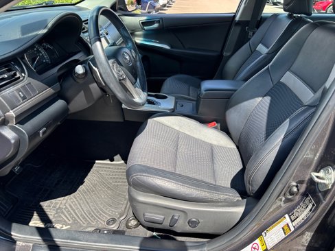 Used 2014 Toyota Camry L image 4