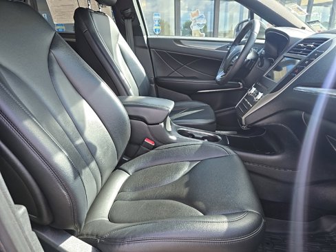 Used 2018 Lincoln MKC Premiere image 26