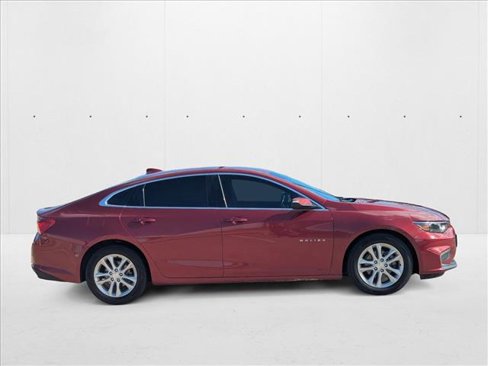 Used 2018 Chevrolet Malibu LT w/ Leather Package image 4