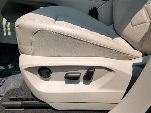 Used 2024 Volkswagen Atlas SE image 14