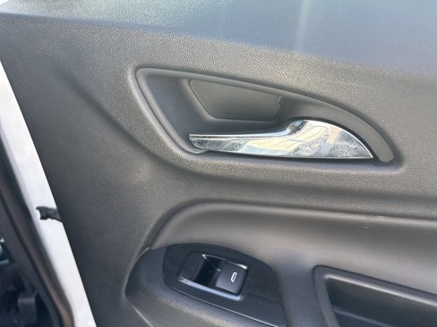 Used 2023 Chevrolet Equinox Premier image 37