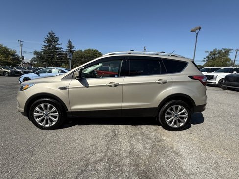 Used 2018 Ford Escape Titanium image 4