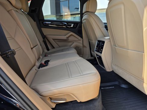 Used 2019 Porsche Cayenne image 39