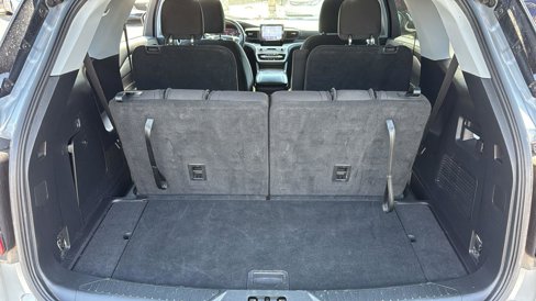 Used 2022 Ford Explorer XLT image 24