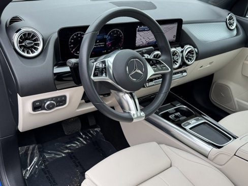 Certified 2025 Mercedes-Benz GLA 250 image 17