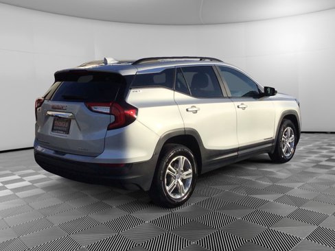 Used 2022 GMC Terrain SLE w/ Driver Convenience Package image 6