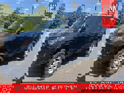 Used 2018 Toyota 4Runner SR5 image 1