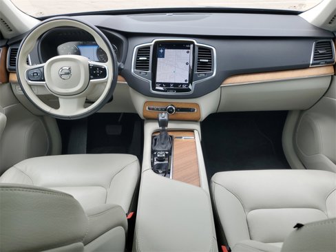 Used 2022 Volvo XC90 T6 Momentum image 27