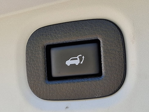 Used 2017 Nissan Rogue SV w/ Sun & Sound Touring Package image 30