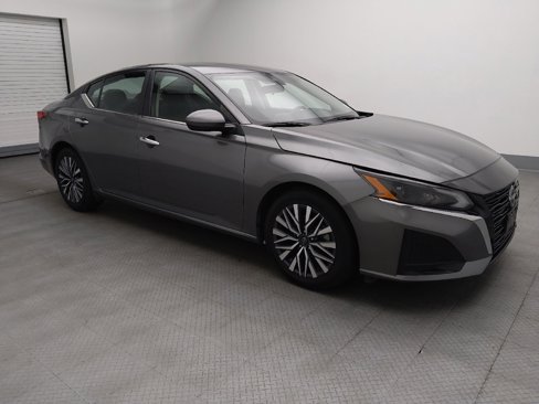 Used 2023 Nissan Altima 2.5 SV image 11