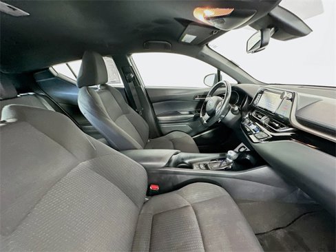 Used 2018 Toyota C-HR XLE image 27