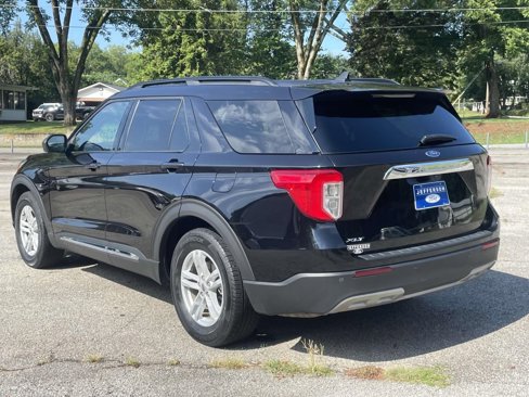 Used 2024 Ford Explorer XLT w/ Equipment Group 202A image 3