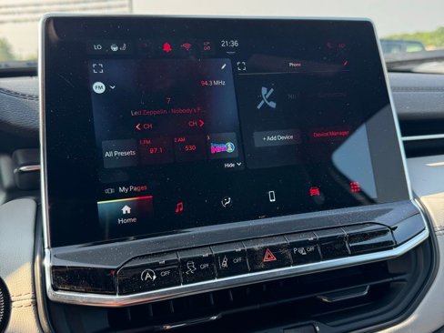 New 2025 Jeep Compass Limited image 19