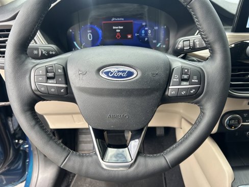 Used 2020 Ford Escape Titanium image 28