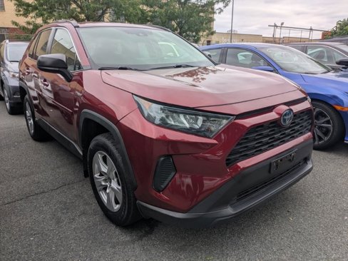 Used 2020 Toyota RAV4 LE image 3