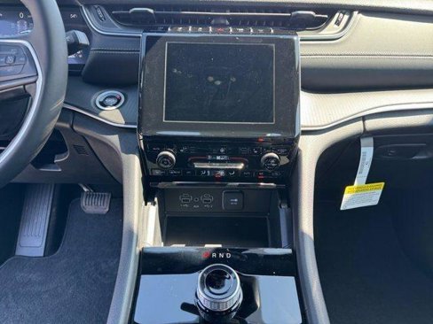 New 2025 Jeep Grand Cherokee Altitude w/ Trailer Tow Package image 11