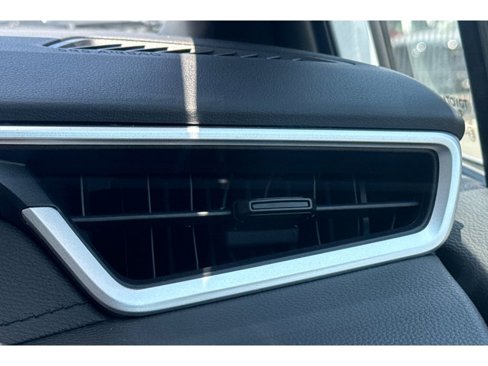 Used 2025 Toyota Corolla SE image 28