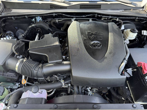 Used 2019 Toyota Tacoma TRD Sport image 19