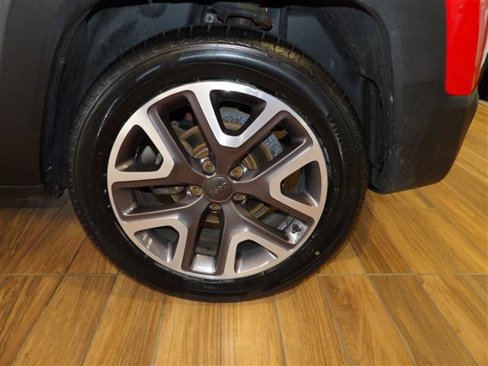 Used 2015 Jeep Renegade Latitude w/ Popular Equipment Group image 9
