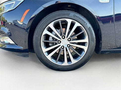 Used 2019 Buick Regal Essence w/ Driver Confidence Package I image 32