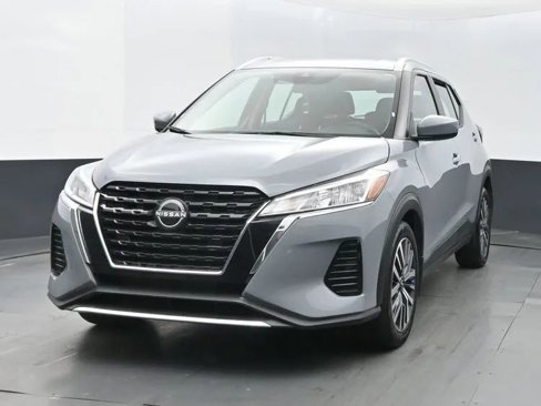 Used 2023 Nissan Kicks SV image 1