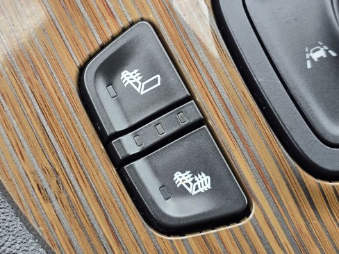 Used 2022 GMC Acadia SLE w/ Driver Convenience Package image 6