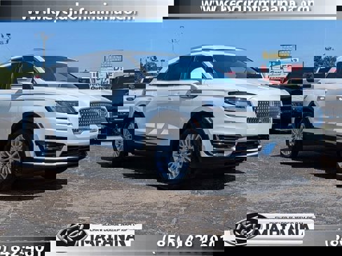 Used 2020 Lincoln Nautilus FWD image 1