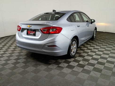 Used 2017 Chevrolet Cruze LS image 10