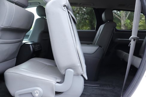 Used 2014 Toyota Sequoia Platinum image 16