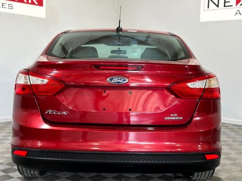 Used 2014 Ford Focus SE w/ SE Winter Package image 8