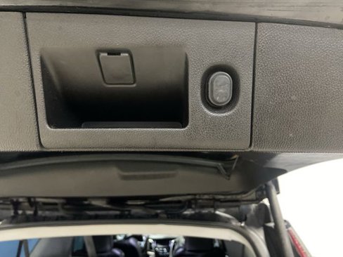 Used 2018 Cadillac Escalade ESV Premium Luxury image 18