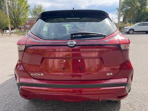 Used 2022 Nissan Kicks SR image 4