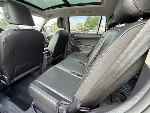 Used 2020 Volkswagen Tiguan SE R-Line image 24