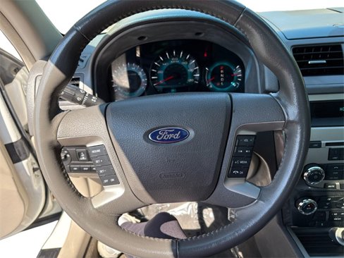 Used 2010 Ford Fusion SEL image 15