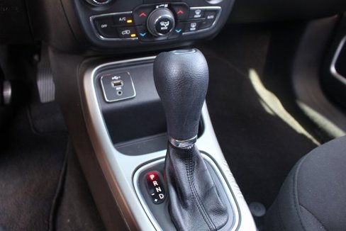 Used 2021 Jeep Compass Sport image 25
