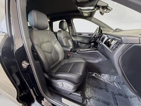 Certified 2022 Porsche Macan S image 22