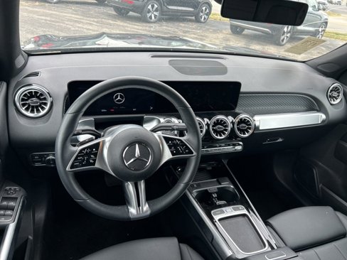 Used 2024 Mercedes-Benz GLB 250 4MATIC image 13