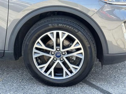 Used 2022 Ford Escape SEL w/ Technology Package image 7