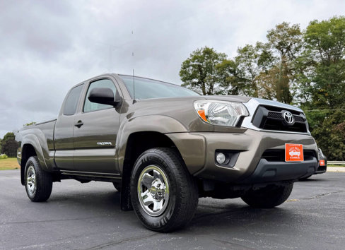 Used 2013 Toyota Tacoma 4x4 Access Cab V6 image 2