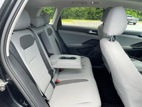 Used 2022 Volkswagen Taos SE image 32