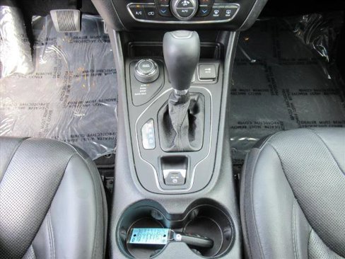 Used 2021 Jeep Cherokee High Altitude image 23
