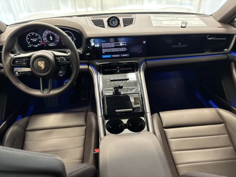 New 2025 Porsche Panamera 4 image 18