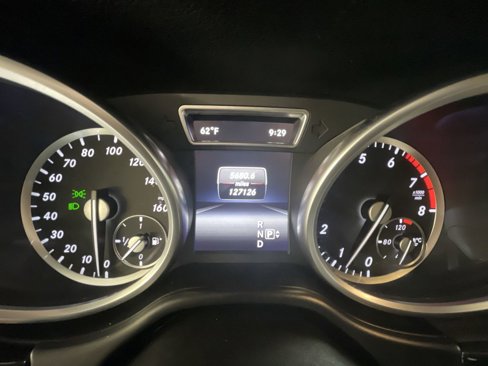 Used 2015 Mercedes-Benz GL 550 4MATIC image 12