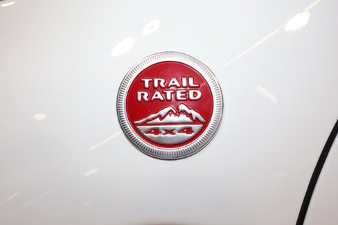 Used 2019 Jeep Cherokee Trailhawk image 34