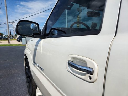 Used 2005 Cadillac Escalade EXT image 43