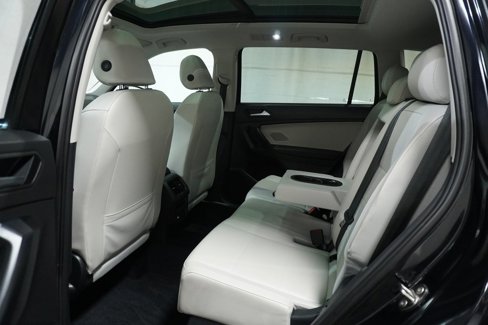 Used 2021 Volkswagen Tiguan SEL w/ 2-Row Tiguan MDO Package image 13