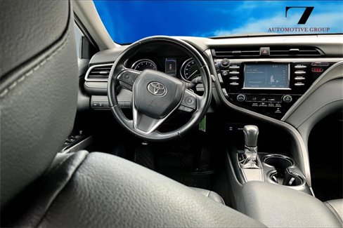 Used 2018 Toyota Camry SE image 5