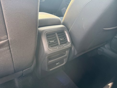 Used 2024 Volkswagen Taos SE image 23